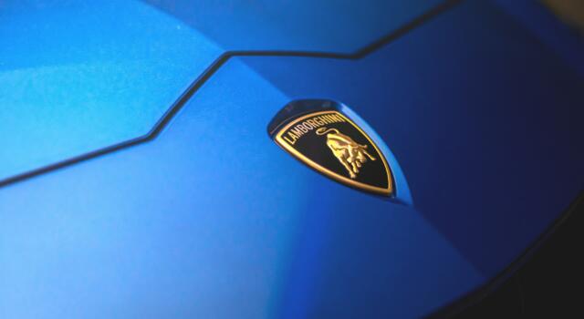 Lamborghini sceglie Livorno per girare un video pubblicitario, chiusure al traffico