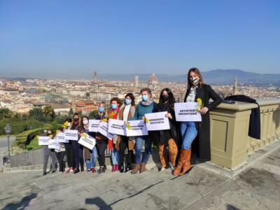 8 marzo: flash mob delle artigiane fiorentine al piazzale Michelangelo