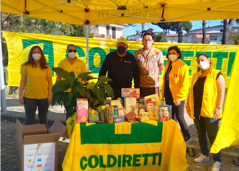 Coldiretti a sostegno delle famiglie in difficolta con 50 chili di prodotti Made in Italy