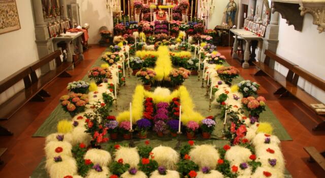 Per Pasqua lo spettacolo floreale nelle chiese, simbolo di pace e rinascita