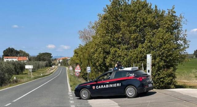 Grosseto: furto in zona industriale, inseguimento dei carabinieri