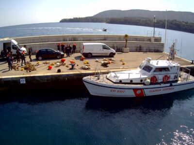 Abusivismo e ambiente: sequestrati corpi inquinanti  nelle acque dell’ isola d’Elba
