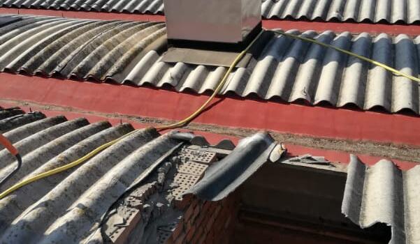 Incidente sul lavoro: operaio cade da tetto da tre metri