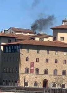 Intervento  in corso dei vigili del fuoco Comando di Firenze presso gli Uffizi