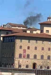 Intervento  in corso dei vigili del fuoco Comando di Firenze presso gli Uffizi
