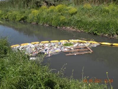 Massa, rimossi i rifiuti dal fosso Lavello