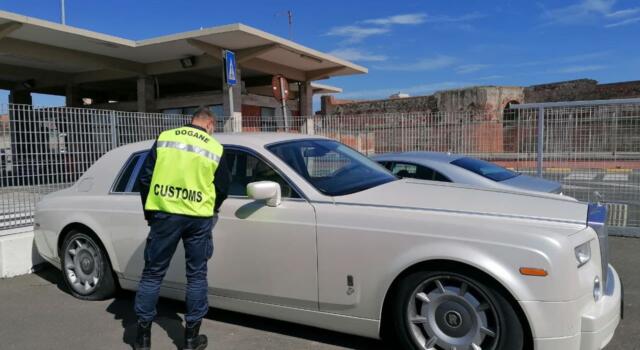 Guardia di Finanza, sequestrata Rolls Royce con interni in pelle di coccodrillo