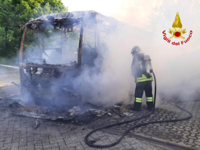 Prende fuoco un bus a Chiusdino (SI)