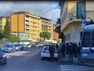 Firenze: chiusa via Baracca per sgombero di uno stabile