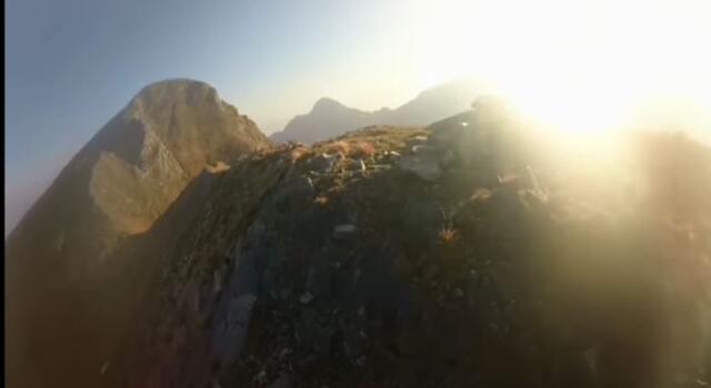 Carrara, incidente in montagna: precipita per 200 metri, muore donna