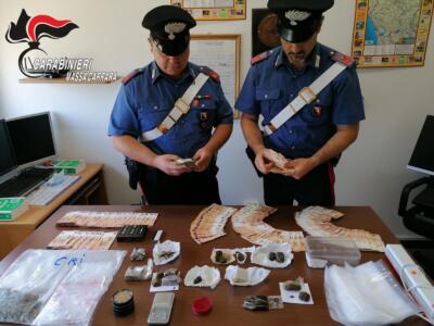 Operazione antidroga Aulla: sequestrate sostanze stupefacenti e soldi, due arresti