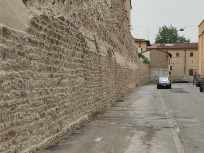 Nuova vita per le mura di Prato: restauro ultimato