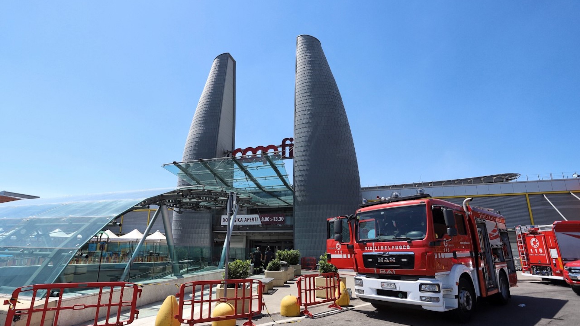 Incendio centro commerciale Ponte a Greve, Mediaworld attiva cassa