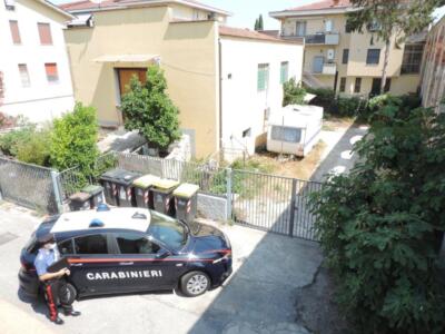 Poggio a Caiano (PR): sfruttamento di manodopera clandestina, titolare ditta tessile in arresto