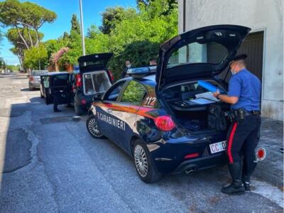 Arrestato spacciatore 33enne italiano, vendeva droga per arrotondare