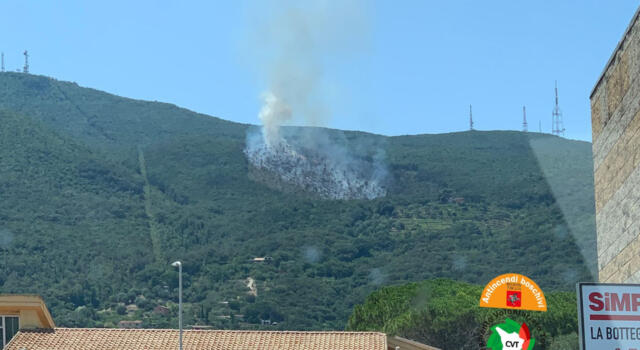Incendio sull&#8217;Argentario, bruciati 2 ettari di bosco