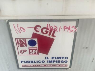 “No nazi pass”, imbrattata sede Fp Cgil all’ospedale Careggi di Firenze