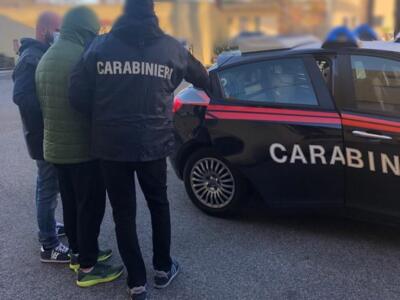 Scappa dai domiciliari per tornare dalla ex, arrestato