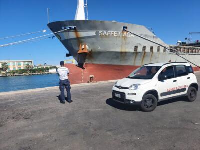 Nave cargo con bandiera delle Barbados fermata dalla Guardia Costiera per gravi carenze