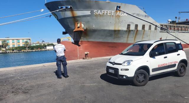 Nave cargo con bandiera delle Barbados fermata dalla Guardia Costiera per gravi carenze
