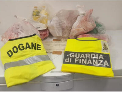 Aeroporto di Pisa, sequestrati 40 kg di prodotti alimentari