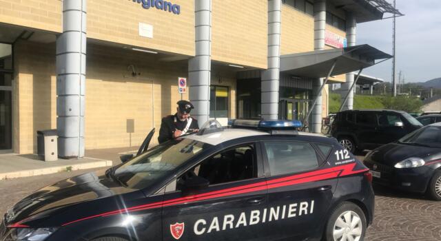 Ricercato per furto, arrestato dai Carabinieri in un bar