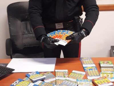 Arrestato spacciatore e denunciato un ricettatore trovato in possesso di gratta e vinci rubati