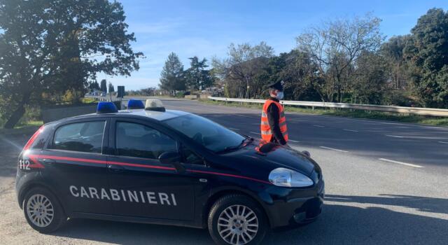 Non si ferma e scappa all&#8217;alt dei Carabinieri, arrestato 43enne