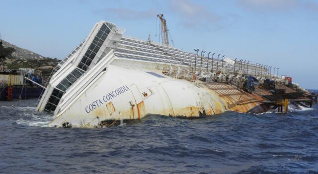 Costa Concordia, il decennale del naufragio: furono 32 le vittime