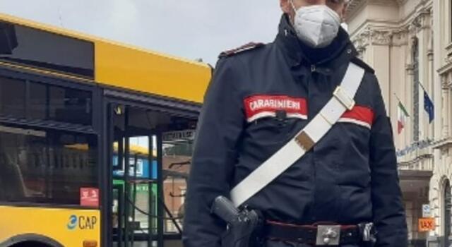 Minaccia con il coltello autista Lam, arrestato dai carabinieri