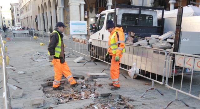 Livorno, iniziati i lavori di sistemazione di piazza Grande