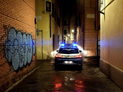 Viola divieto di avvicinamento all’ex marito, arrestata 33enne