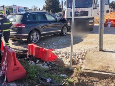 Livorno: schiacciato tra camion e suv nell’incidente, un morto e due feriti