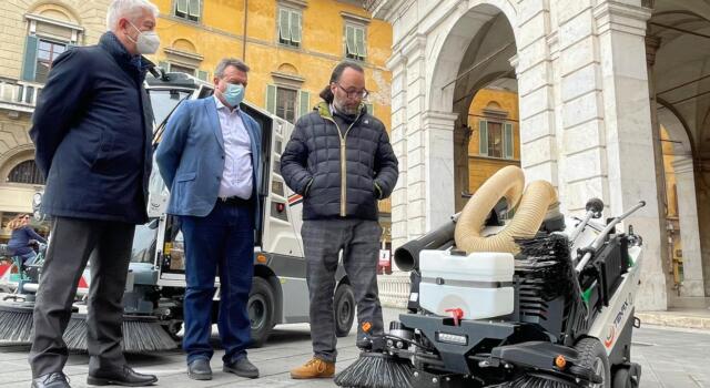 Mezzi ecologici per la raccolta e lo spazzamento in centro storico