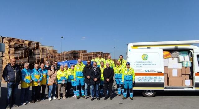 Raccolta per l&#8217;Ucraina, il sindaco Giglioli saluta i volontari in partenza per la Polonia