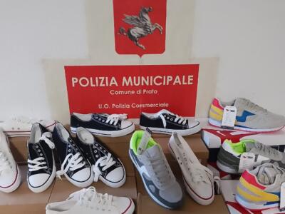 Scarpe contraffatte e prodotti estetici senza etichette, due sanzionati al Macrolotto Zero<strong></strong>