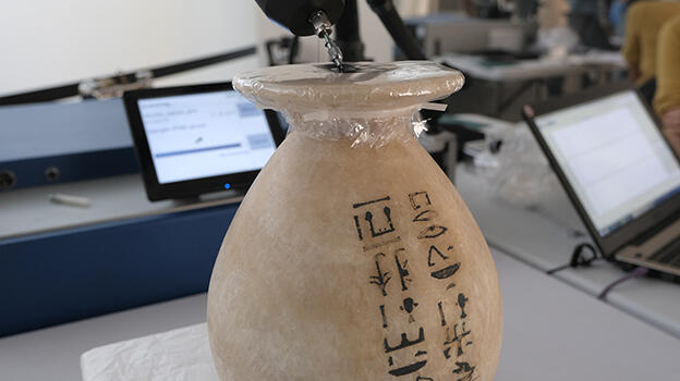 Rivelato il contenuto di vasi e￼ anfore della tomba di Kha e Merit al Museo Egizio di Torino