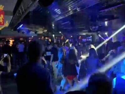 Risse e spaccio fuori la discoteca, Questura intima stop per 8 giorni