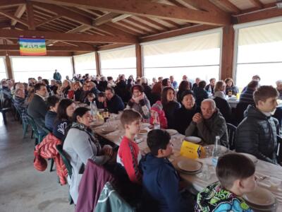 <strong>Oltre 150 cittadini al pranzo della solidarietà per sostenere le famiglie ucraine</strong>