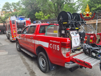 Incendio in appartamento a Livorno, fiamme estinte e abitante affidata al 118