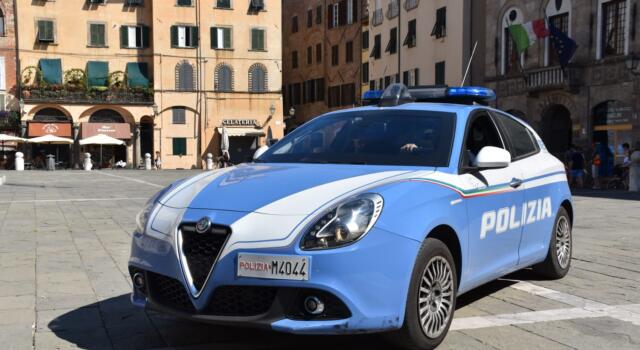 Lucca: minacciò agenti con coltello e collo di bottiglia, espulso 