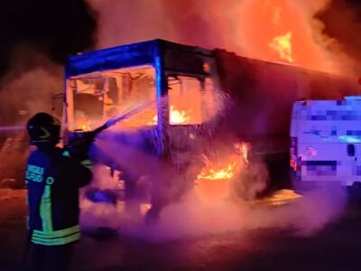 Incendio di un furgone nella notte a Pistoia, non ci sono persone coinvolte