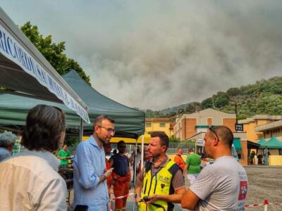 Massarosa, Mazzeo: 500 persone evacuate, 560 ettari bruciati