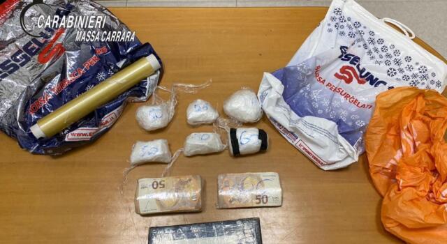 Massa-Carrara: 1,5 chili di cocaina nel doppiofondo dell’auto, tre agli arresti domiciliari