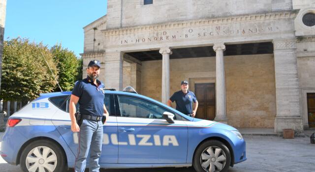 Siena: due uomini scappano dal controllo della polizia, li fermano poco dopo con la refurtiva