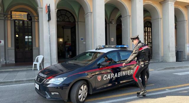 Lucca: rissa con coltello tra giovani, denunciati quattro ventenni 