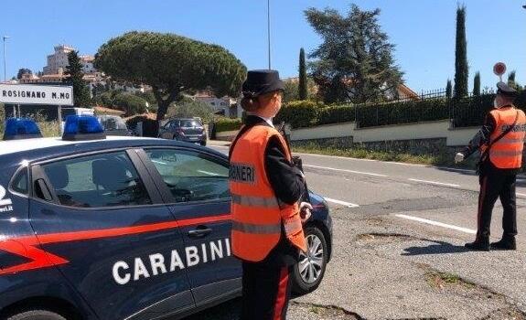 Genitori chiamano carabinieri a causa del figlio violento in casa, aggrediti anche i carabinieri. Arrestato 37enne