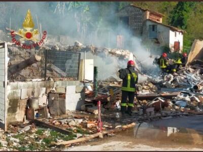 Sale a due morti il bilancio dell’esplosione a Torre