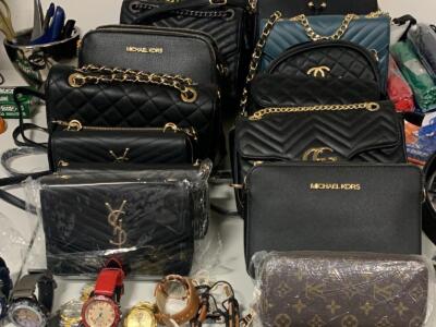 Polizia Municipale Pisa: nel 2022 sequestrati quasi 15mila oggetti venduti abusivamente  