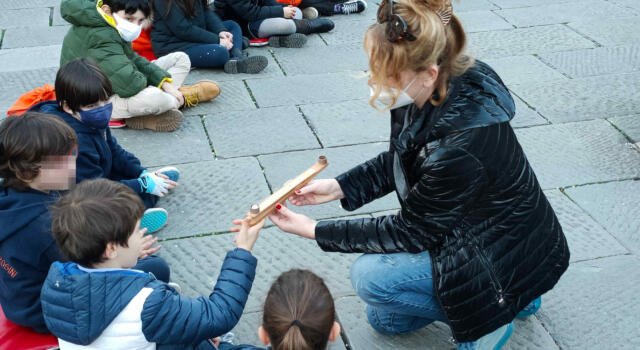 Pistoia, Giochiamoci la città: “Venerdì pomeriggio festa e giochi della tradizione per i bambini in piazza del Duomo”